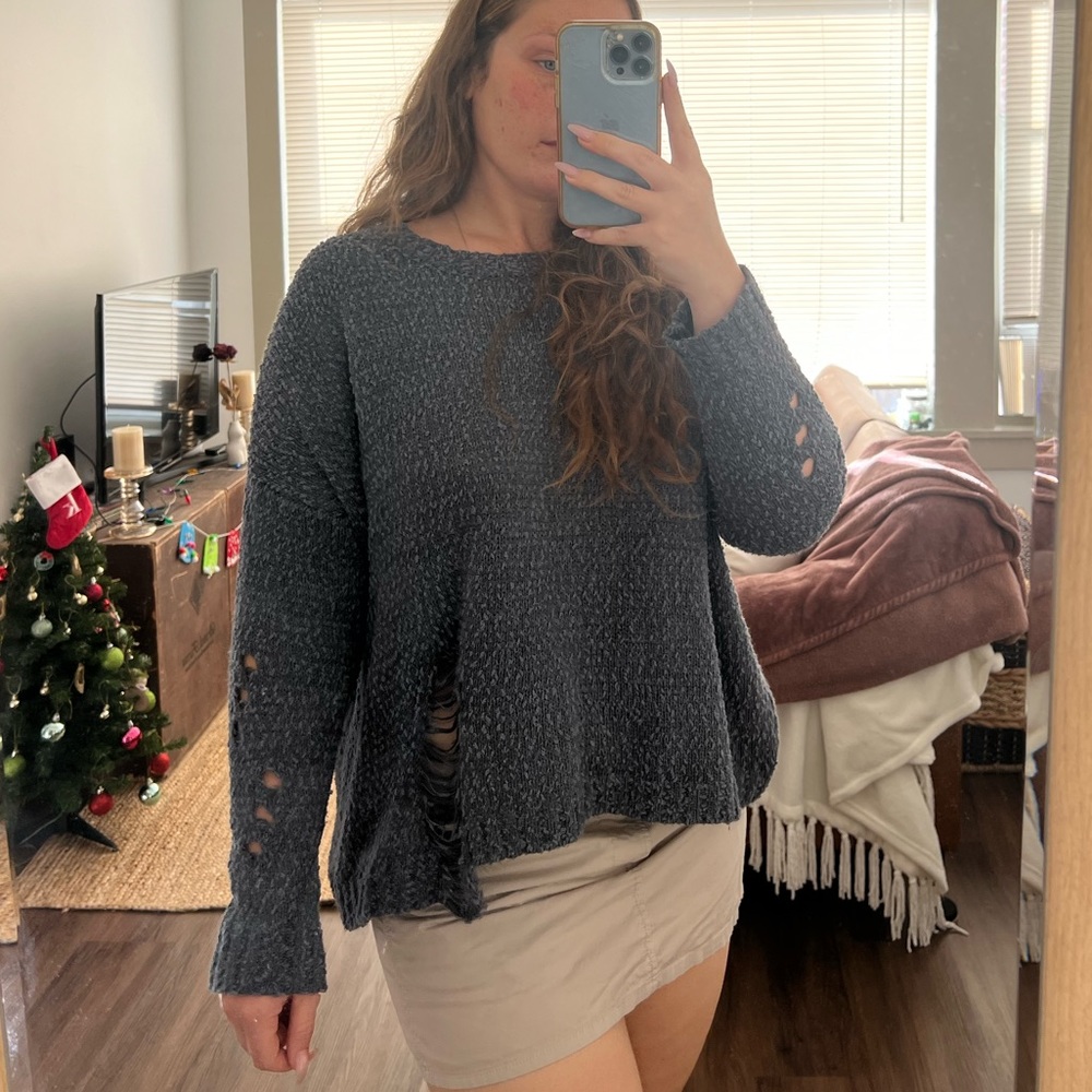M/L blue distressed sweater